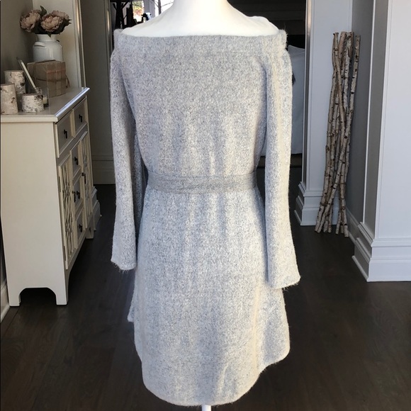 Off the Shoulder Light Grey Sweater Dress-sz M - Picture 4 of 7